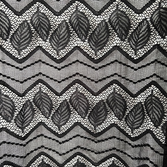 LuLaRoe black lace Sarah - Picture 3 of 5